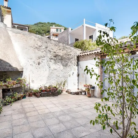 Domo Santu Jorji דירה